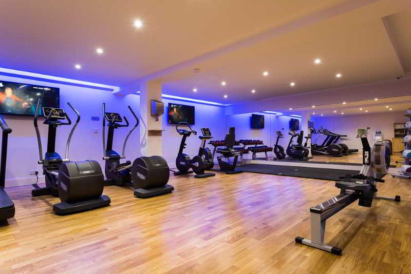 โรงแรมดาวน์ ฮอลล์ คันทรี เฮาส์ Hatfield Heath ภายนอก รูปภาพ