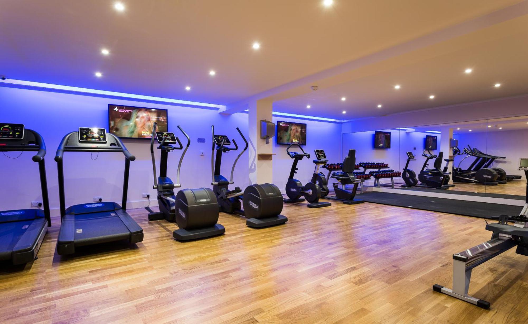 โรงแรมดาวน์ ฮอลล์ คันทรี เฮาส์ Hatfield Heath ภายนอก รูปภาพ