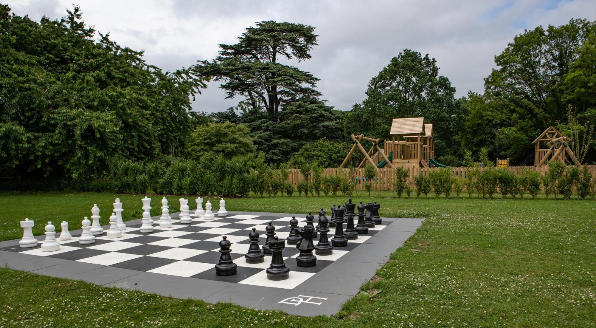 โรงแรมดาวน์ ฮอลล์ คันทรี เฮาส์ Hatfield Heath ภายนอก รูปภาพ